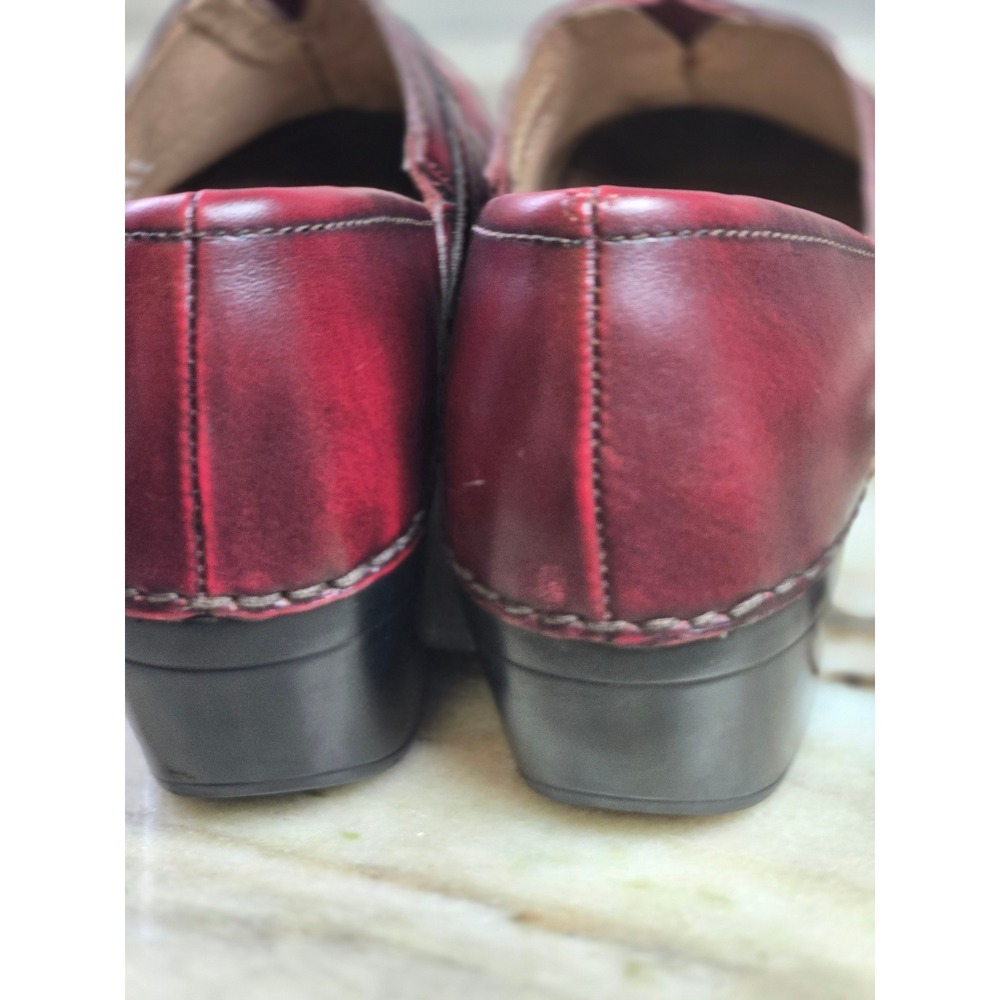 Dansko Burgundy Red Burnished Leather Clogs Button Strap Block Heel 37 Work - Picture 8 of 11